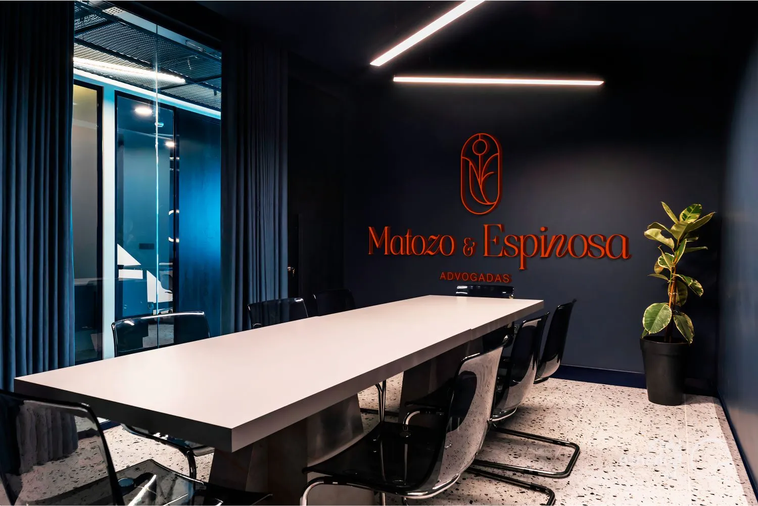 Sala de reuniões do escritório Matozo & Espinosa Advogadas em Pelotas